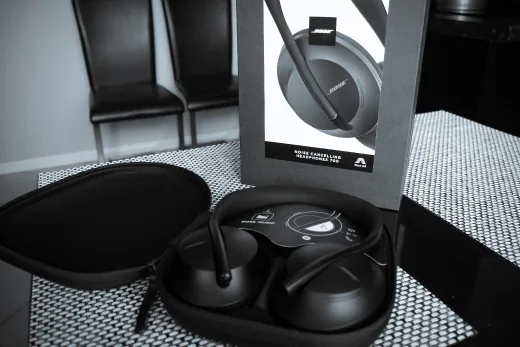 Bose 700